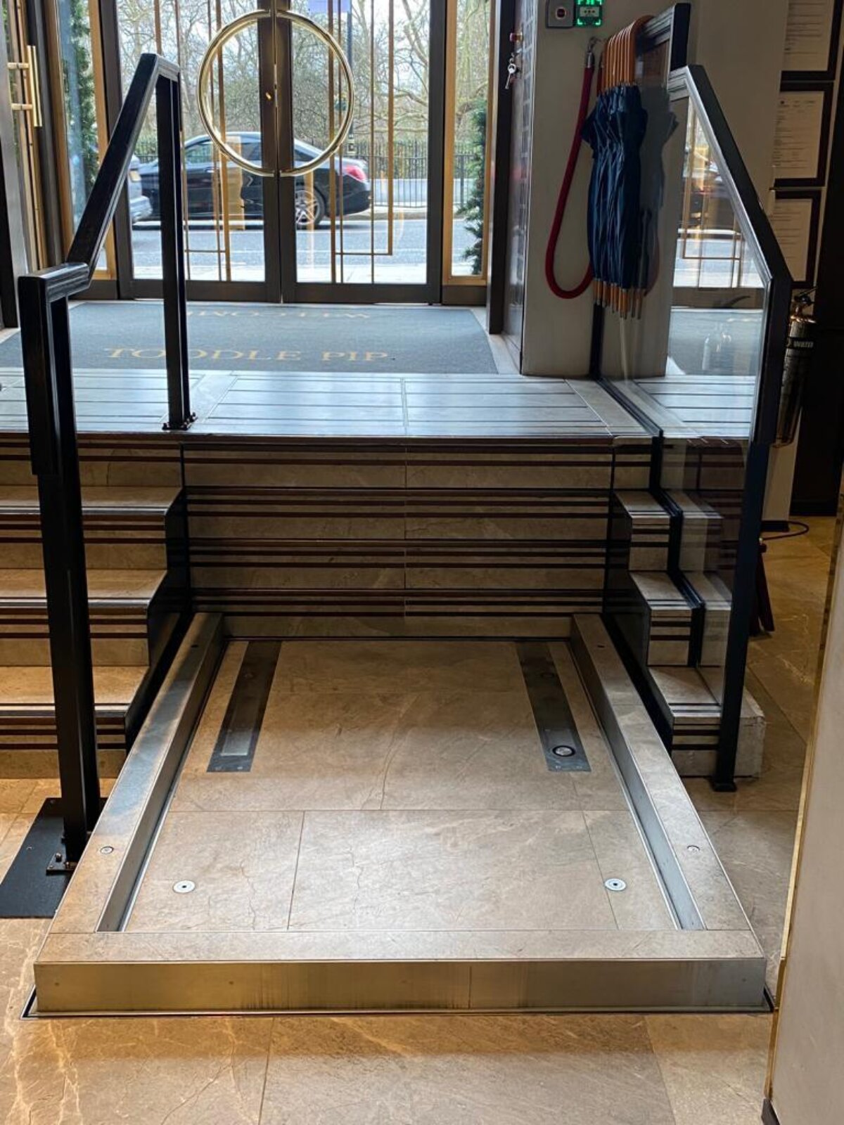 Thames Lift Stairs Retracted